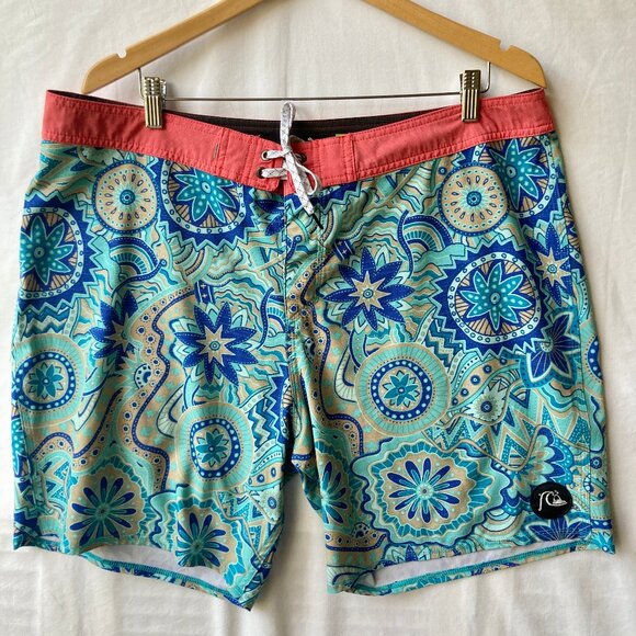Quiksilver Tribal Swim Suit Trunks Mens Size 38 Aqua Blue Southwestern Shorts - Picture 1 of 16